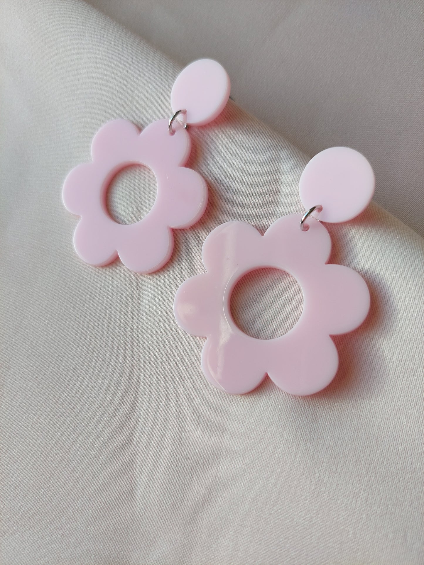 60s Flower Baby Pink Earrings