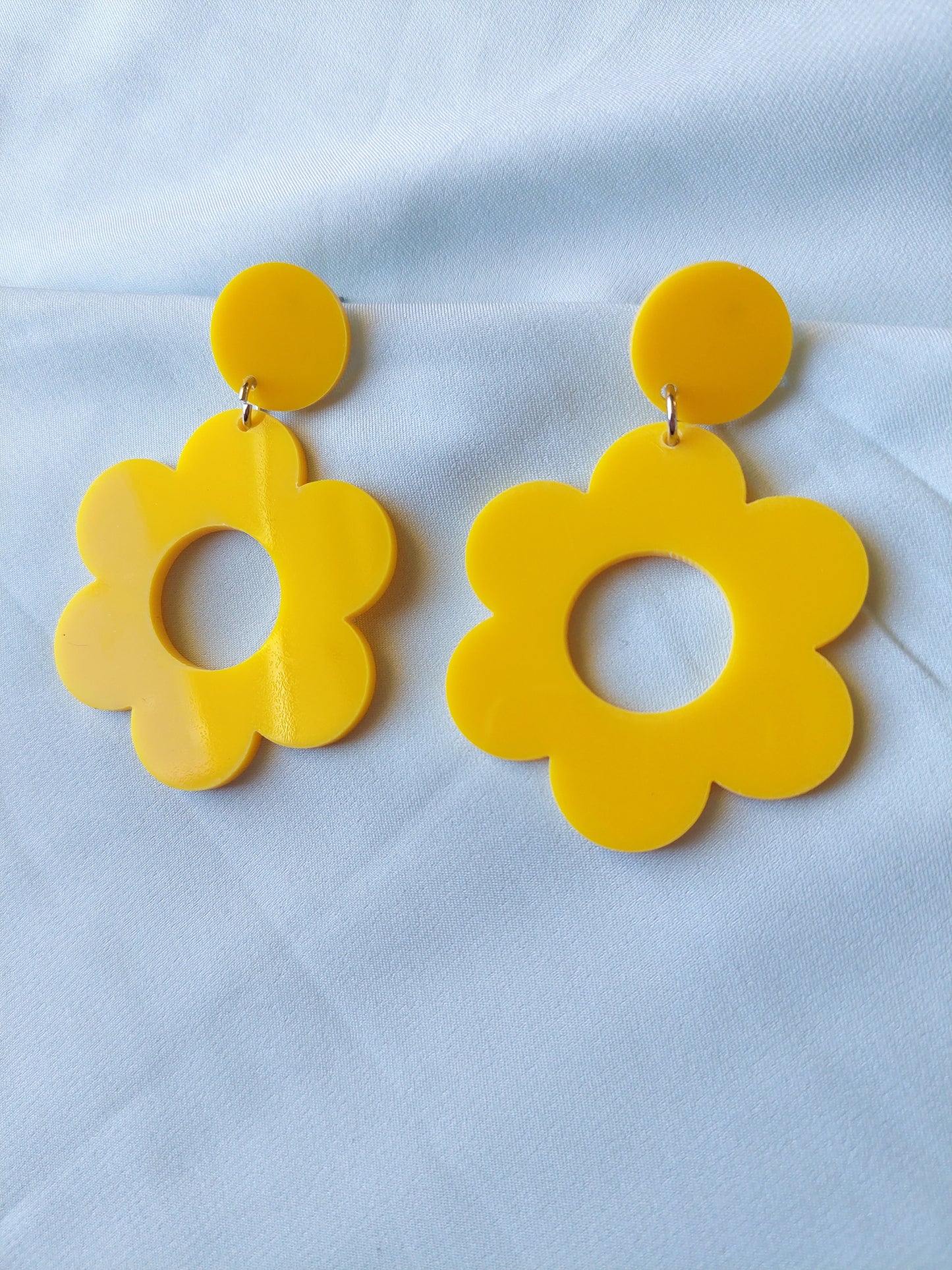 60s Flower Buttercup (Large) Earrings
