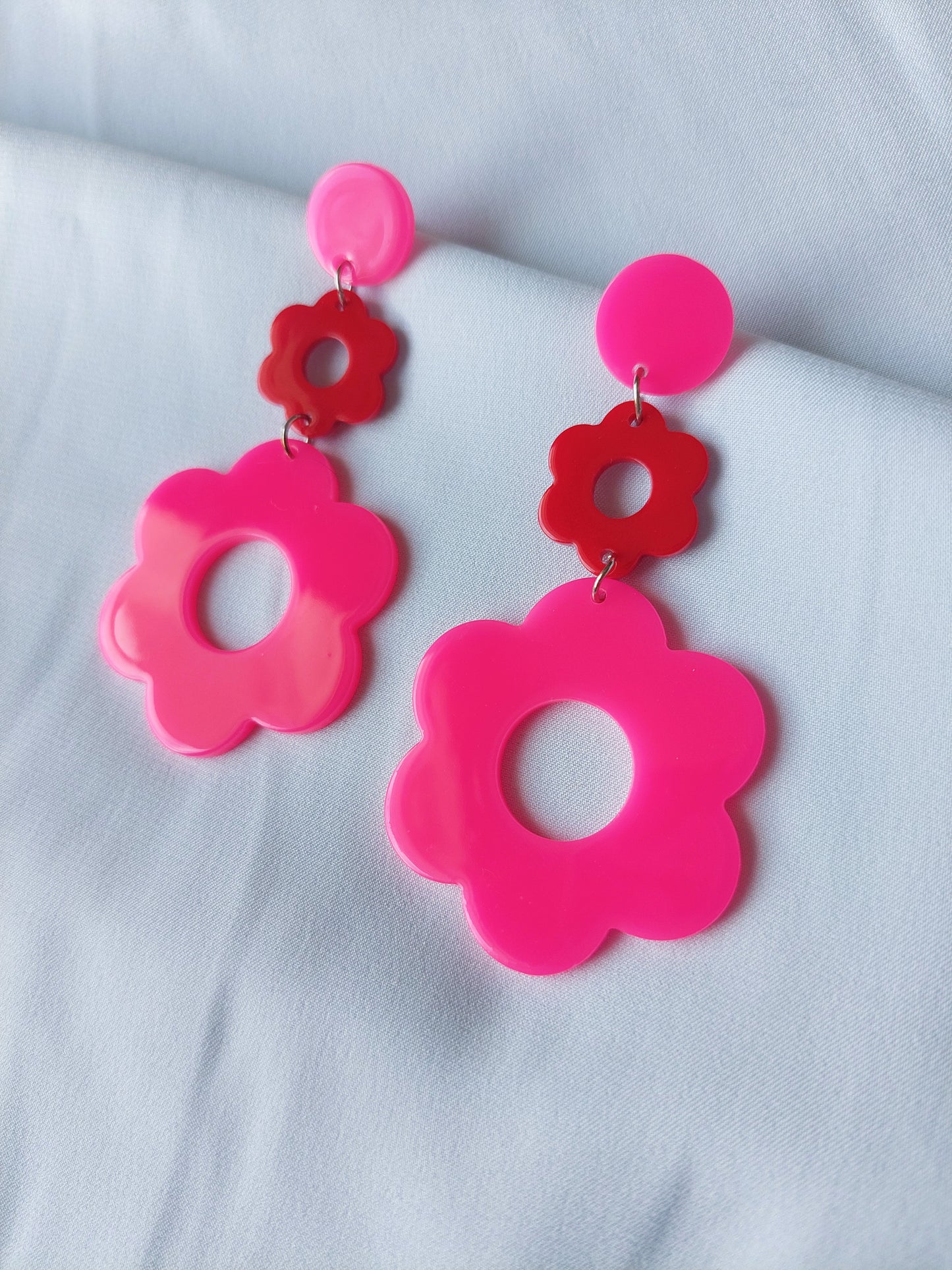 60s Mod Pink Flower Earrings