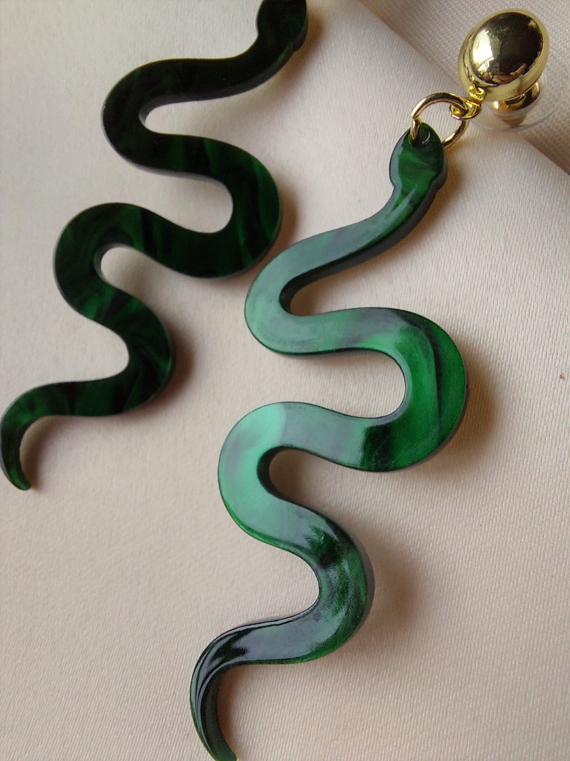 Black Green Colored Animal Snake Curve Crawl Shape Drop Dangle Post Earrings